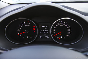 2015款智跑 2.0L自动两驱GLS