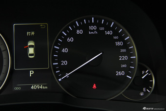 2015款雷克萨斯ES 2.5L自动300h豪华版