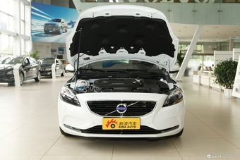 2015款沃尔沃V40 1.6T智逸版