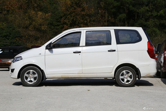 2015款五菱宏光S 1.2L手动基本型 国IV