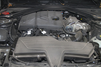 2015款宝马1系118i 1.6T自动都市设计套装