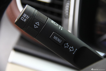 2014款GL8商务车3.0L自动GT豪华商务豪雅版