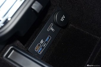 2016款捷豹XJL 3.0L自动SC四驱全景商务版