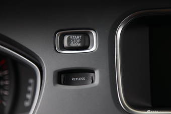 2014款沃尔沃V40 Cross Country 2.0T智逸版