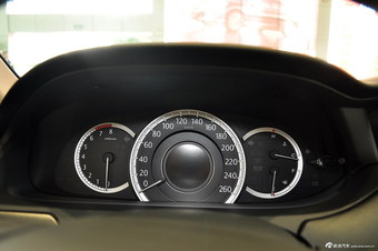 2014款雅阁2.0EXN豪华导航版 探戈红