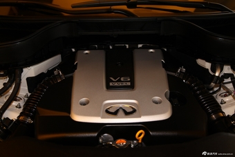 2013款英菲尼迪QX70 3.7L标准版