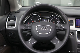 2015款奥迪Q7 40TFSI典藏型
