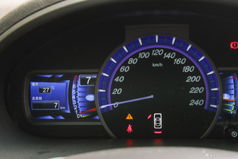 2014款比亚迪S6 2.0L手动豪华型