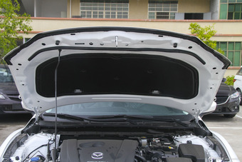 2015款阿特兹2.0L自动蓝天豪华版