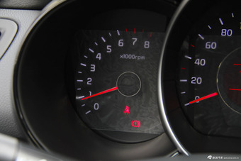 2015款起亚K2 1.6L自动Premium三厢