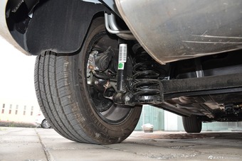 2016款众泰SR7 1.5T手动魔方之梦版