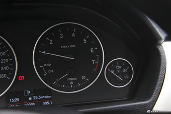 2016款宝马3系 2.0T自动320Li时尚型