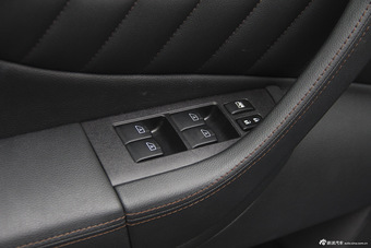 2013款英菲尼迪QX70 3.7L超越版