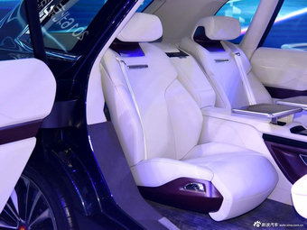 红旗全新HS7曝光 与奥迪Q7同级别