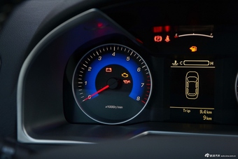 2016款吉利帝豪1.5L手动RS两厢向上版