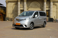 2014款NV200 1.6L CVT尊贵型国IV到店实拍