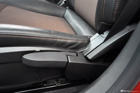 2013款科鲁兹掀背1.6L手动豪华版