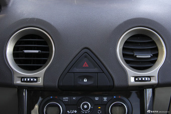 2014款雷诺科雷傲2.5L四驱豪华版