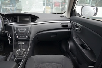 2016款奔腾B50 1.6L自动舒适型