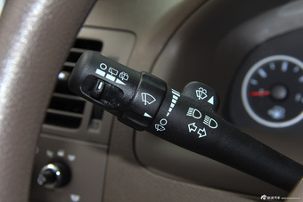 2014款GL8商务车2.4L自动经典版