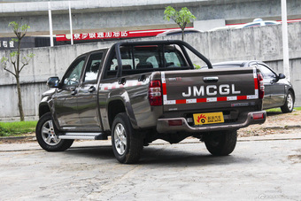 2015款骐铃T7 2.8T手动两驱尊贵版加长轴距JE493ZKQ4CB