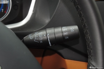 2015款华颂7 2.0T自动豪华型