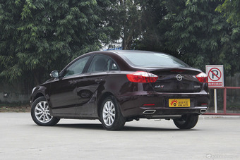 2015款海马M6 1.5T自动豪华型