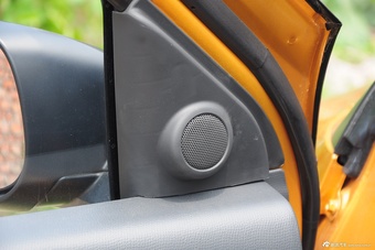 2015款雨燕1.5L自动限定版