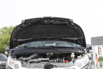 2013款瑞风M5 2.0T自动公务版