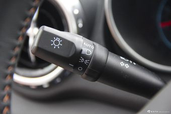 2016款比亚迪元1.5L手动尊荣型