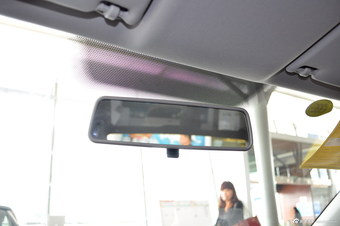 2013款朗逸1.6L自动风尚版 锐意红