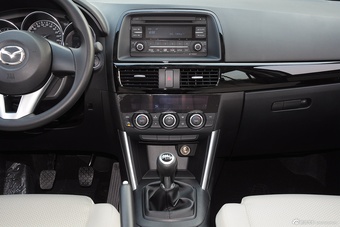 2015款马自达CX-5 2.0L手动两驱舒适型
