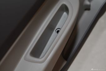 2013款新赛欧三厢1.2L手动温馨版