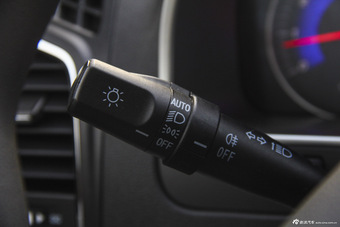 2016款吉利帝豪1.5L手动三厢时尚版