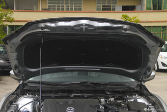 2015款阿特兹2.0L自动蓝天豪华版