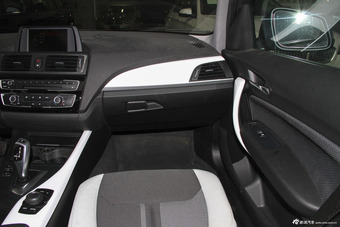 2015款宝马1系118i 1.6T自动都市设计套装