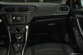 2015款东风雪铁龙C3-XR 1.6T自动先锋型