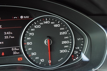 2015款奥迪A6L 35FSIquattro舒适型