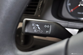 2013款朗行1.6L自动风尚型 雅致白