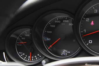 2014款保时捷Panamera 4S Sport Edition 3.0T自动