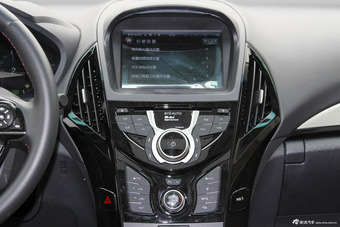 2015款比亚迪秦1.5T自动双冠旗舰Plus版