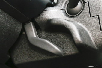 2015款东风雪铁龙C3-XR 1.6L自动先锋型图片