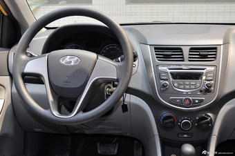 2014款瑞纳1.4L手动时尚型 迎春黄