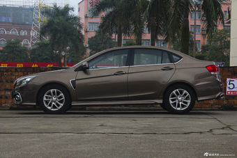 2015款V5菱致plus 1.5L手动智尊型