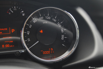 2015款东风标致3008 1.6T自动THP至尚版