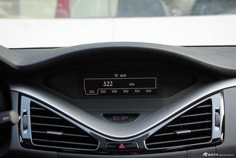 2016款奔腾B70 2.0L自动尊享型