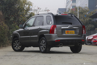 2013款狮跑 2.0L自动两驱DLX