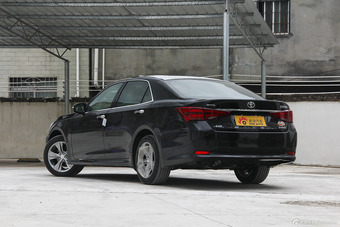 2015款皇冠2.0T自动时尚版