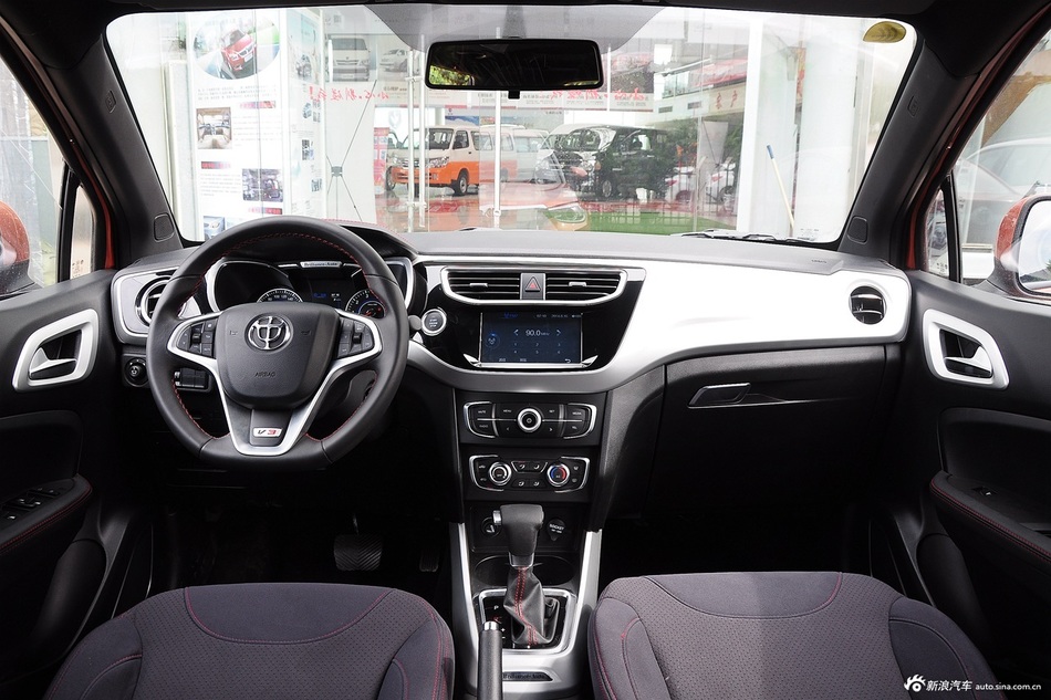 2015款中华V3 1.5L自动精英型