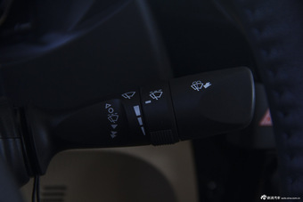 2014款卡罗拉1.6L自动GL-i真皮版